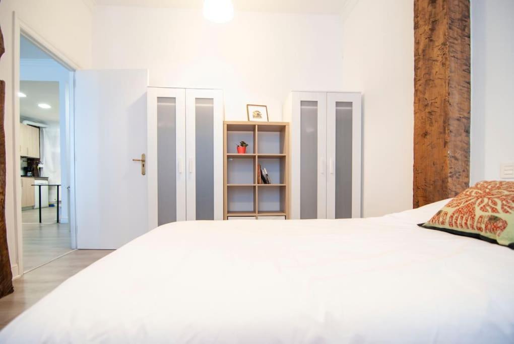 Familias Y Grupos - Muy Buena Ubicacion - Bilbao Apartment Ngoại thất bức ảnh