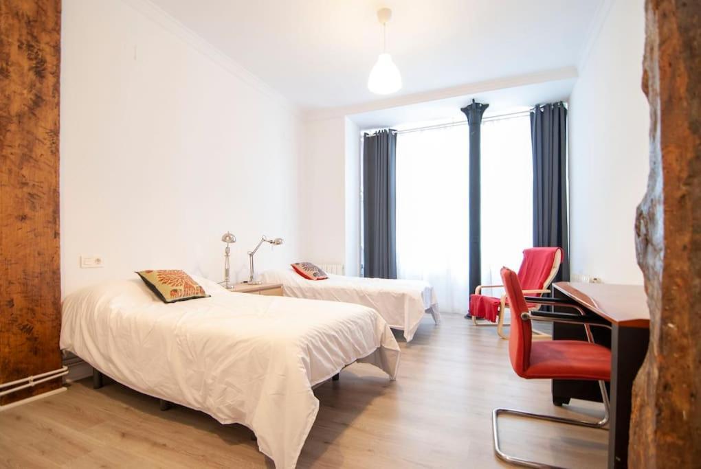 Familias Y Grupos - Muy Buena Ubicacion - Bilbao Apartment Ngoại thất bức ảnh